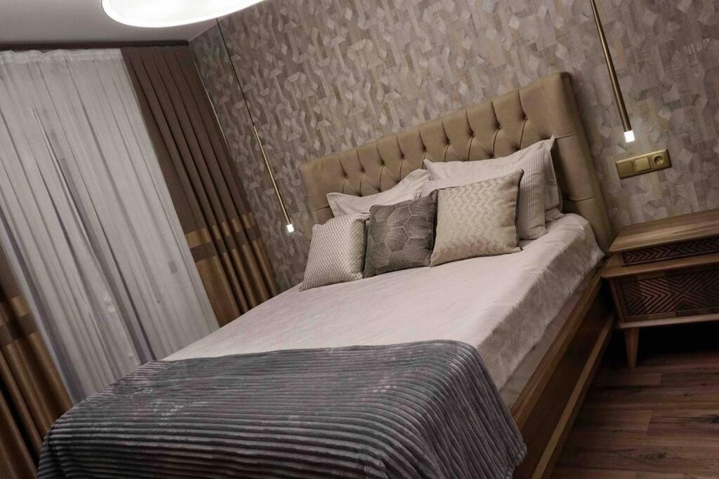 New Luxury 3-Bedroom Apartment เซโกเวีย ภายนอก รูปภาพ